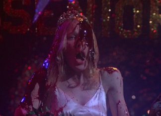 Crítica: Carrie, A Estranha (1976)
