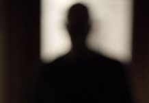 Confira o novo poster do terror “Selfie Para o Inferno”