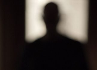 Confira o novo poster do terror “Selfie Para o Inferno”