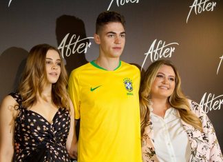 Anna Todd e elenco de “After” participam de coletiva em São Paulo