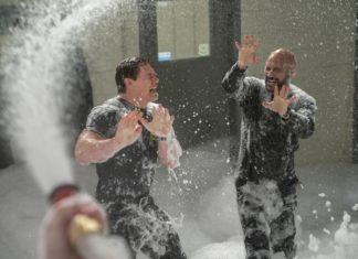 Veja as imagens divulgadas de ” Brincando com Fogo”, com John Cena