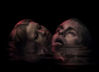 Veja Alexander Skarsgård e Mia Goth no trailer de “Infinity Pool”