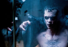 Bill Skarsgard em uma versão insana de “O Corvo”