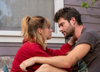 Lucy Boynton viaja no tempo no romance “The Greatest Hits”, veja o trailer